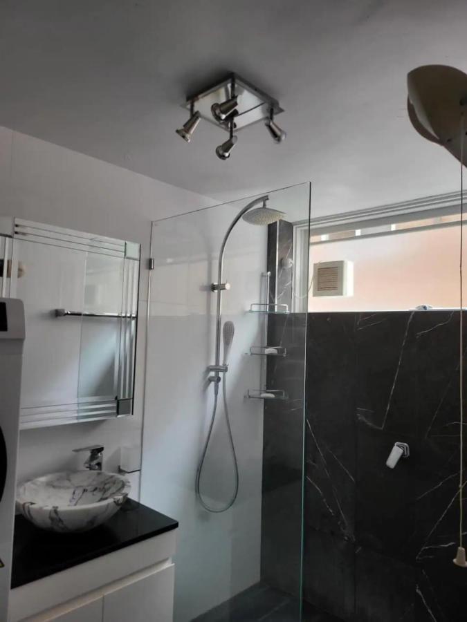 Homely 1 Bedroom Retreat In South Yarra With Balcony เมลเบิร์น ภายนอก รูปภาพ